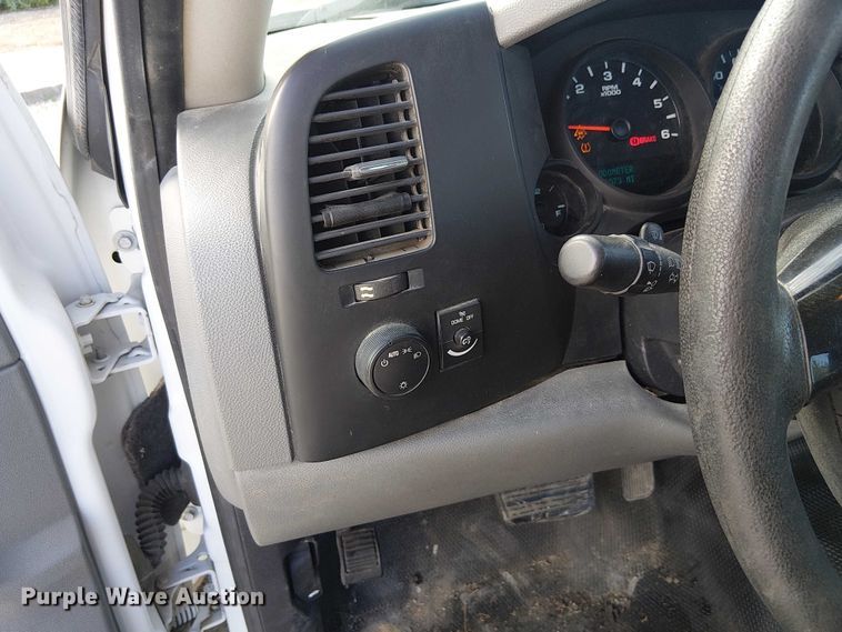 image for item FK0529 2011 Chevrolet Silverado 1500 pickup truck