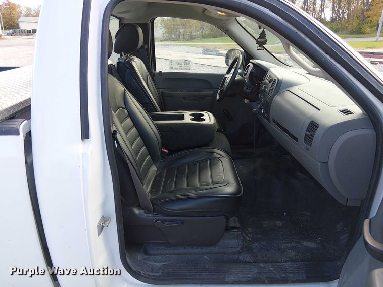 image for item FK0529 2011 Chevrolet Silverado 1500 pickup truck