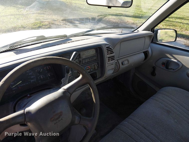 image for item FK0537 1998 Chevrolet K1500 pickup truck