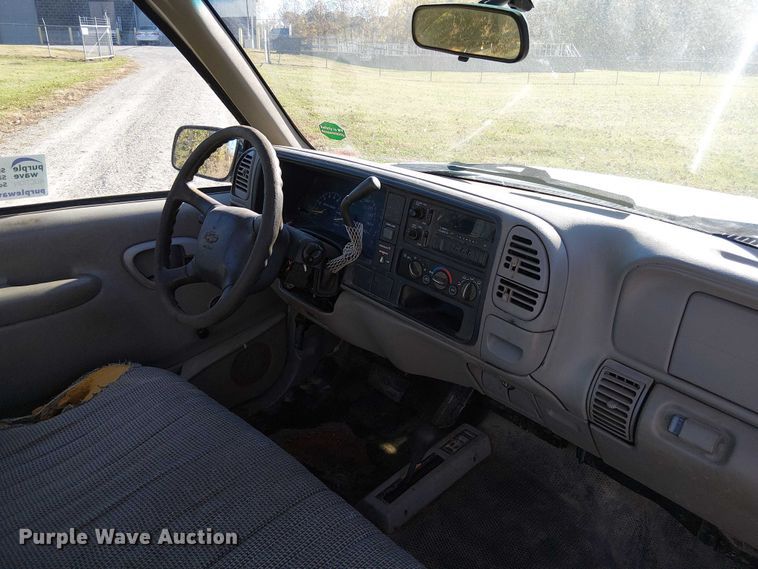 image for item FK0537 1998 Chevrolet K1500 pickup truck