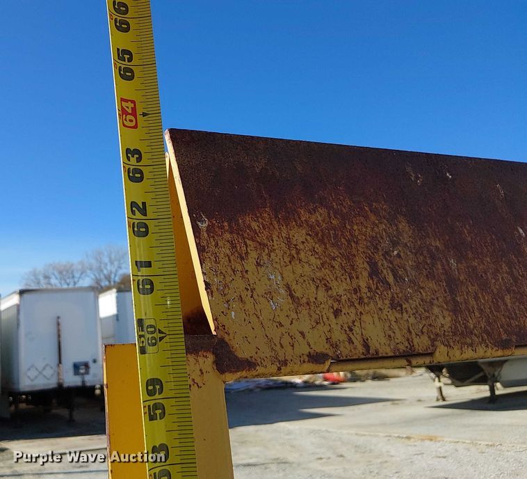 image for item FK0550 2013 Towmaster TC-12D  equipment trailer