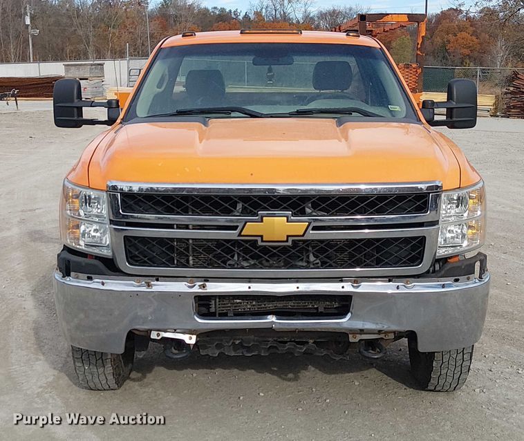 image for item FK0553 2013 Chevrolet Silverado 3500HD utility bed pickup truck