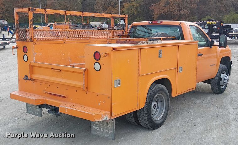 image for item FK0553 2013 Chevrolet Silverado 3500HD utility bed pickup truck