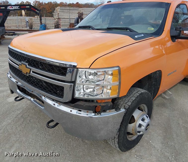 image for item FK0553 2013 Chevrolet Silverado 3500HD utility bed pickup truck