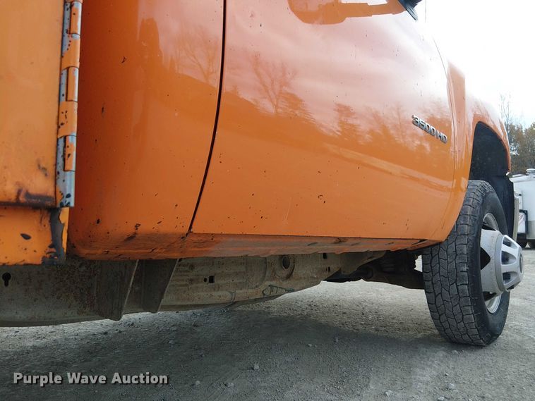 image for item FK0553 2013 Chevrolet Silverado 3500HD utility bed pickup truck