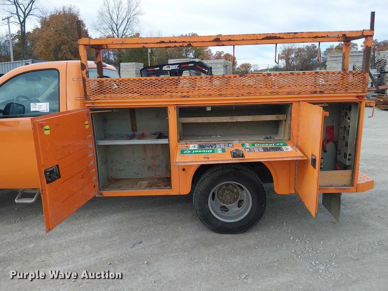 image for item FK0553 2013 Chevrolet Silverado 3500HD utility bed pickup truck