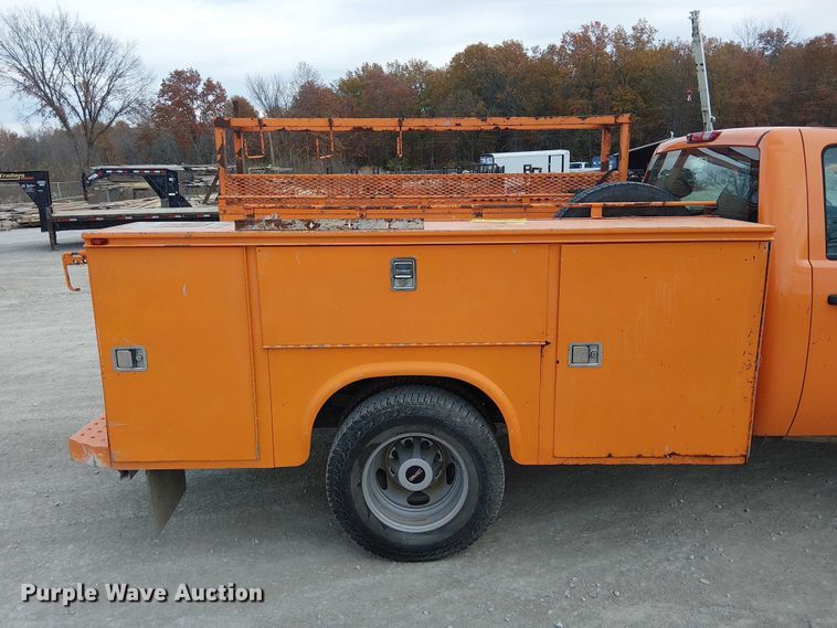 image for item FK0553 2013 Chevrolet Silverado 3500HD utility bed pickup truck