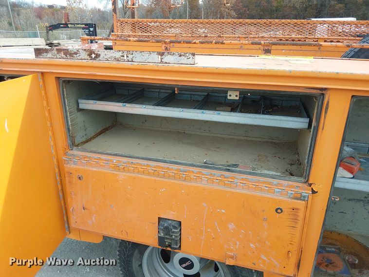 image for item FK0553 2013 Chevrolet Silverado 3500HD utility bed pickup truck