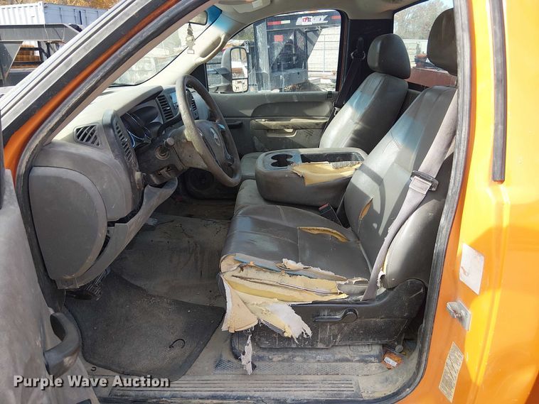 image for item FK0553 2013 Chevrolet Silverado 3500HD utility bed pickup truck