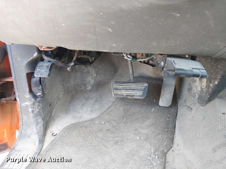 image for item FK0553 2013 Chevrolet Silverado 3500HD utility bed pickup truck