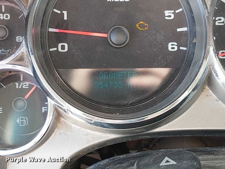 image for item FK0553 2013 Chevrolet Silverado 3500HD utility bed pickup truck