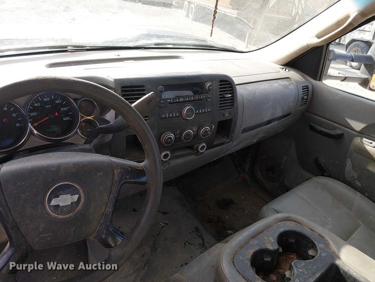 image for item FK0553 2013 Chevrolet Silverado 3500HD utility bed pickup truck