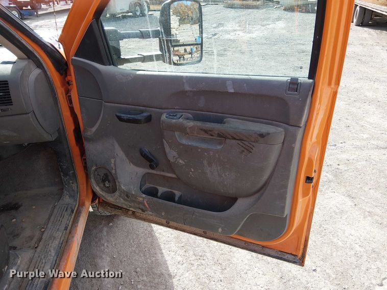 image for item FK0553 2013 Chevrolet Silverado 3500HD utility bed pickup truck