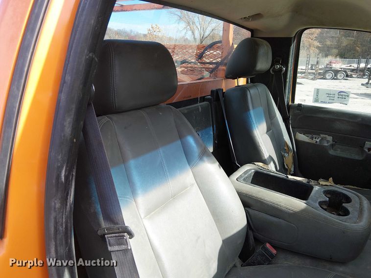 image for item FK0553 2013 Chevrolet Silverado 3500HD utility bed pickup truck