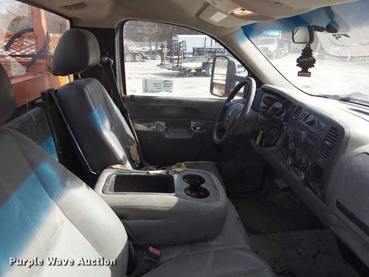 image for item FK0553 2013 Chevrolet Silverado 3500HD utility bed pickup truck