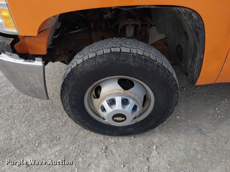 image for item FK0553 2013 Chevrolet Silverado 3500HD utility bed pickup truck