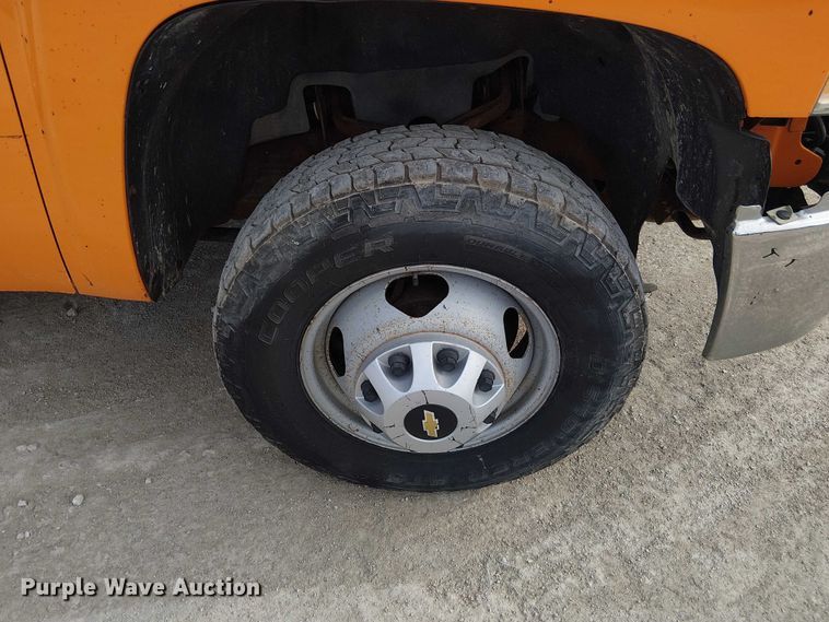 image for item FK0553 2013 Chevrolet Silverado 3500HD utility bed pickup truck