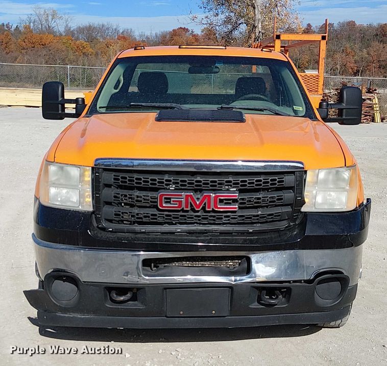 image for item FK0554 2011 GMC  Sierra 3500HD utility bed pickup truck
