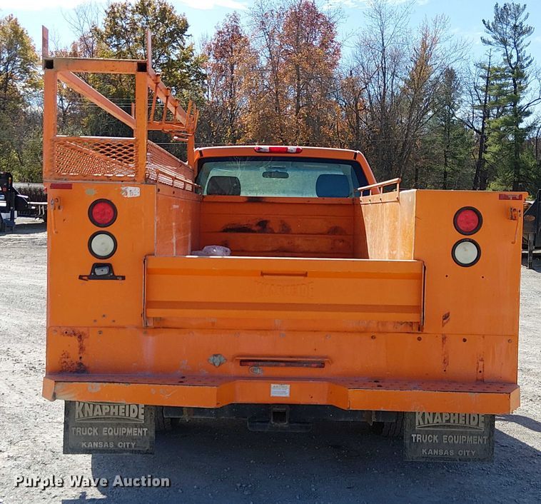 image for item FK0554 2011 GMC  Sierra 3500HD utility bed pickup truck