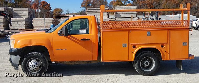 image for item FK0554 2011 GMC  Sierra 3500HD utility bed pickup truck