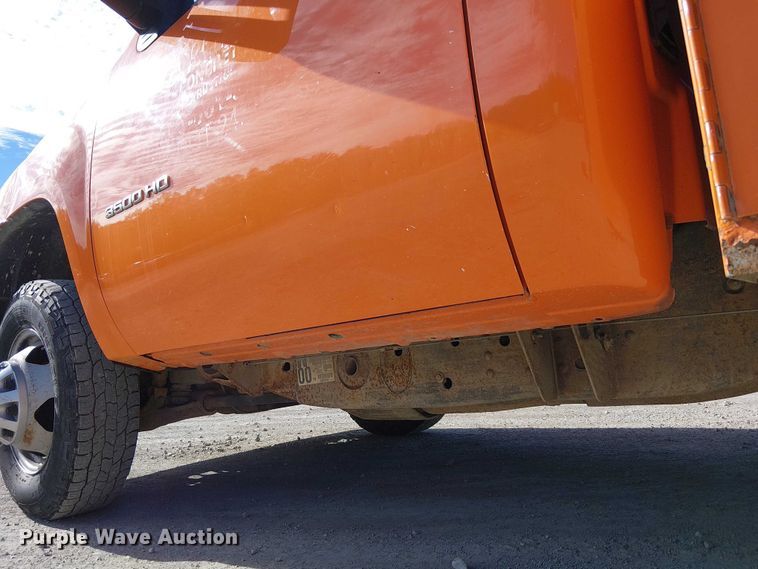 image for item FK0554 2011 GMC  Sierra 3500HD utility bed pickup truck