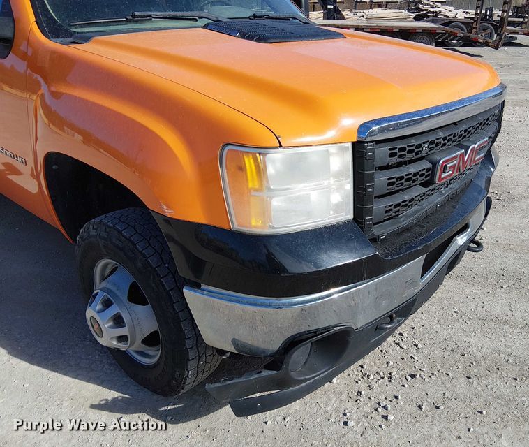 image for item FK0554 2011 GMC  Sierra 3500HD utility bed pickup truck