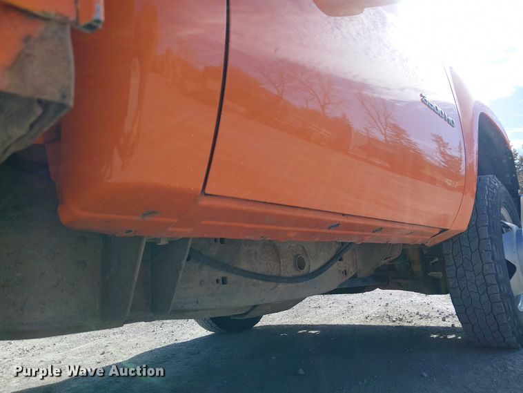 image for item FK0554 2011 GMC  Sierra 3500HD utility bed pickup truck