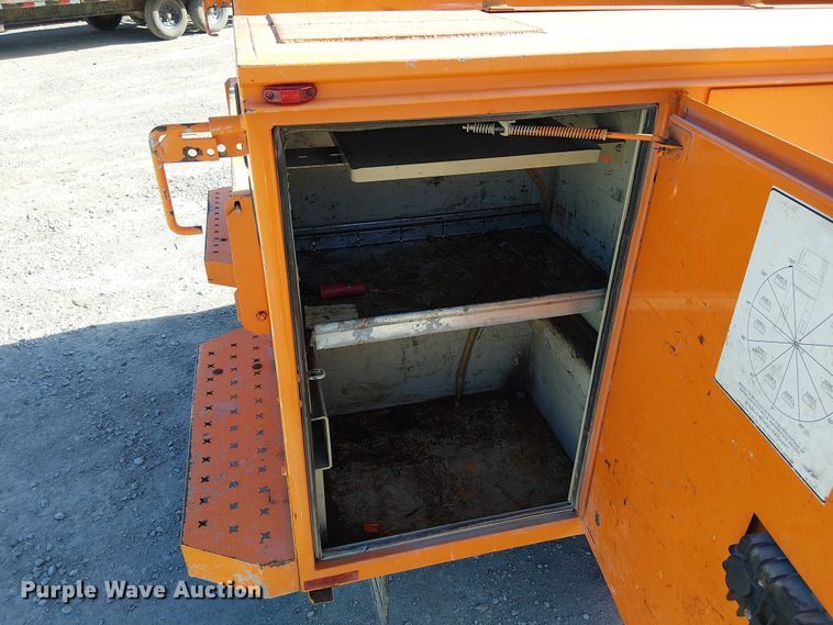 image for item FK0554 2011 GMC  Sierra 3500HD utility bed pickup truck