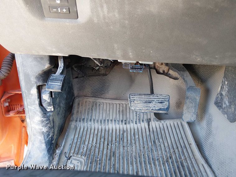 image for item FK0554 2011 GMC  Sierra 3500HD utility bed pickup truck