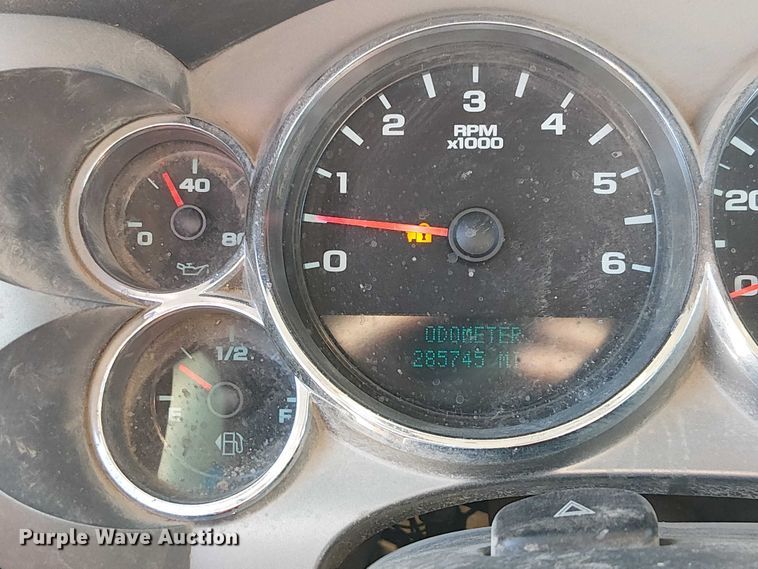 image for item FK0554 2011 GMC  Sierra 3500HD utility bed pickup truck