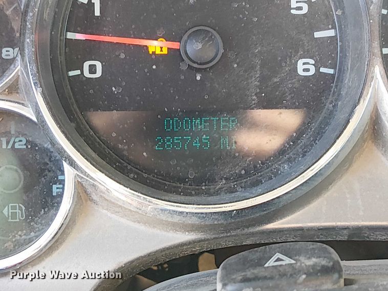 image for item FK0554 2011 GMC  Sierra 3500HD utility bed pickup truck