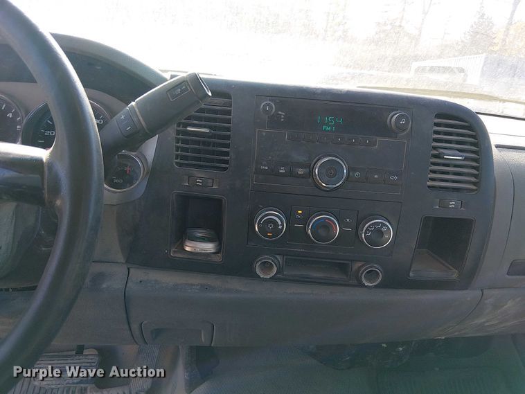 image for item FK0554 2011 GMC  Sierra 3500HD utility bed pickup truck