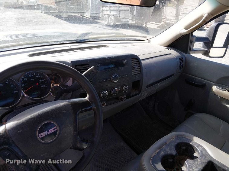 image for item FK0554 2011 GMC  Sierra 3500HD utility bed pickup truck