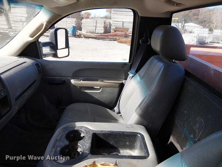 image for item FK0554 2011 GMC  Sierra 3500HD utility bed pickup truck