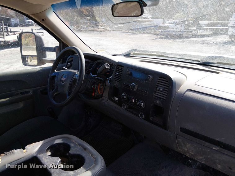 image for item FK0554 2011 GMC  Sierra 3500HD utility bed pickup truck