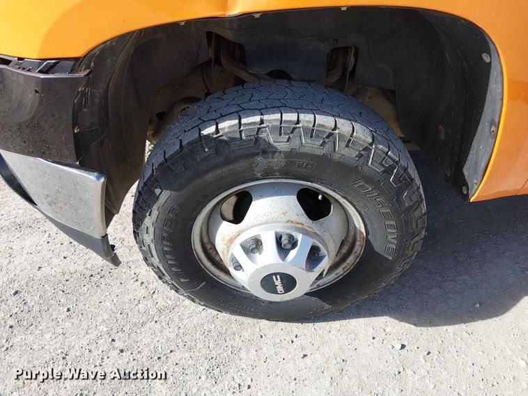 image for item FK0554 2011 GMC  Sierra 3500HD utility bed pickup truck