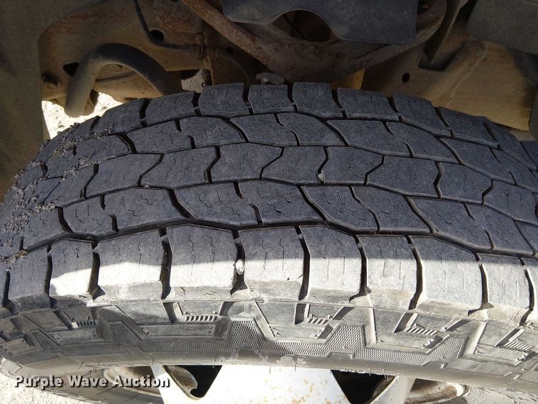 image for item FK0554 2011 GMC  Sierra 3500HD utility bed pickup truck