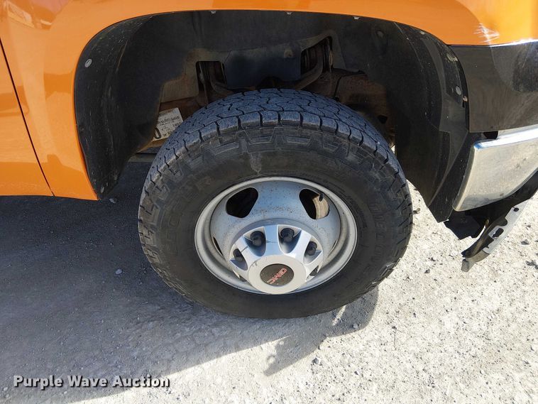 image for item FK0554 2011 GMC  Sierra 3500HD utility bed pickup truck