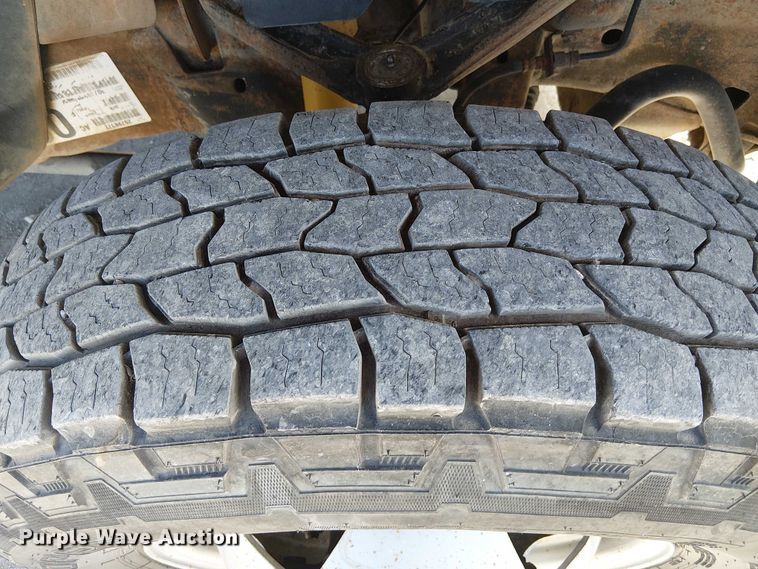 image for item FK0554 2011 GMC  Sierra 3500HD utility bed pickup truck