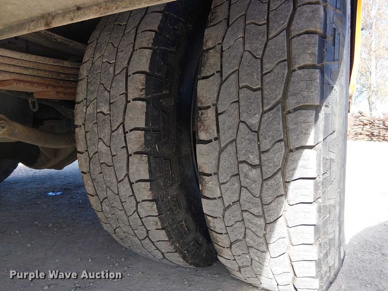 image for item FK0554 2011 GMC  Sierra 3500HD utility bed pickup truck