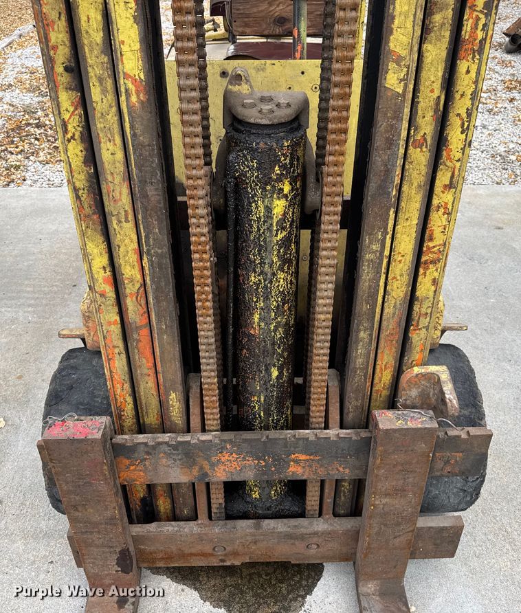 image for item FK0583 Hyster forklift