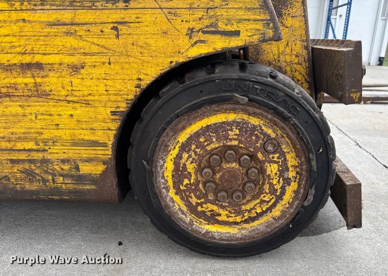 image for item FK0584 Hyster forklift