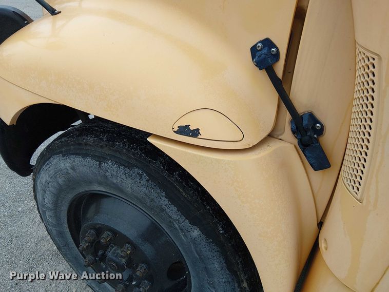 image for item FK0690 2007 IC PB105 school bus