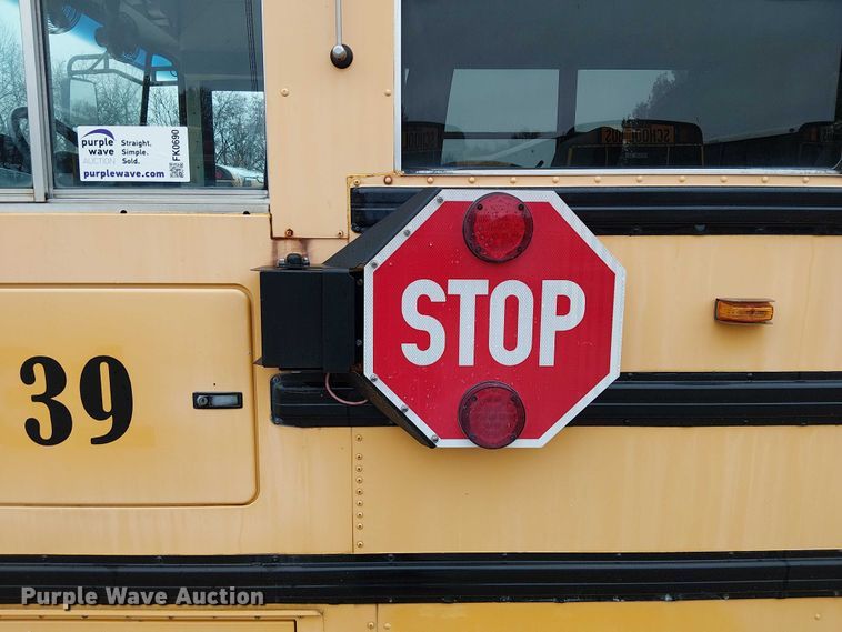 image for item FK0690 2007 IC PB105 school bus