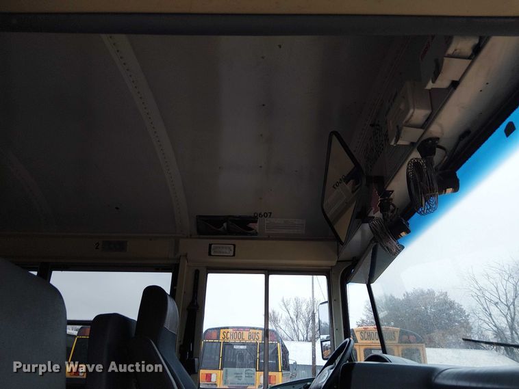 image for item FK0690 2007 IC PB105 school bus