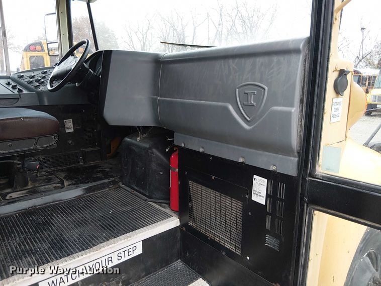 image for item FK0690 2007 IC PB105 school bus