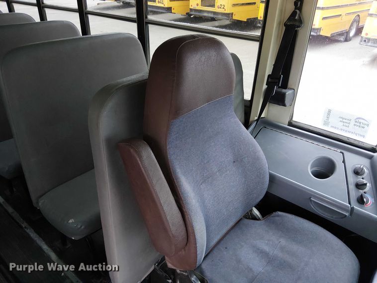 image for item FK0690 2007 IC PB105 school bus