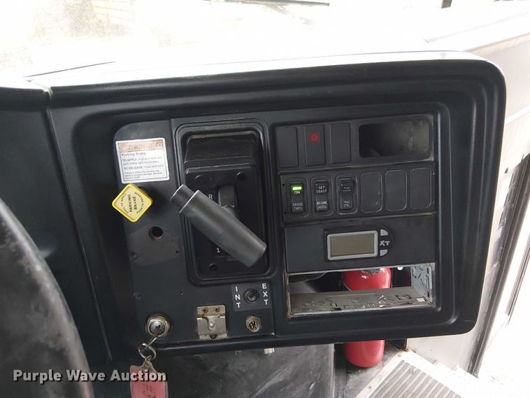 image for item FK0690 2007 IC PB105 school bus