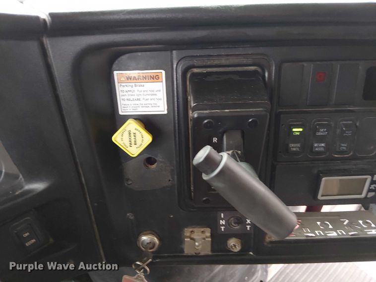 image for item FK0690 2007 IC PB105 school bus