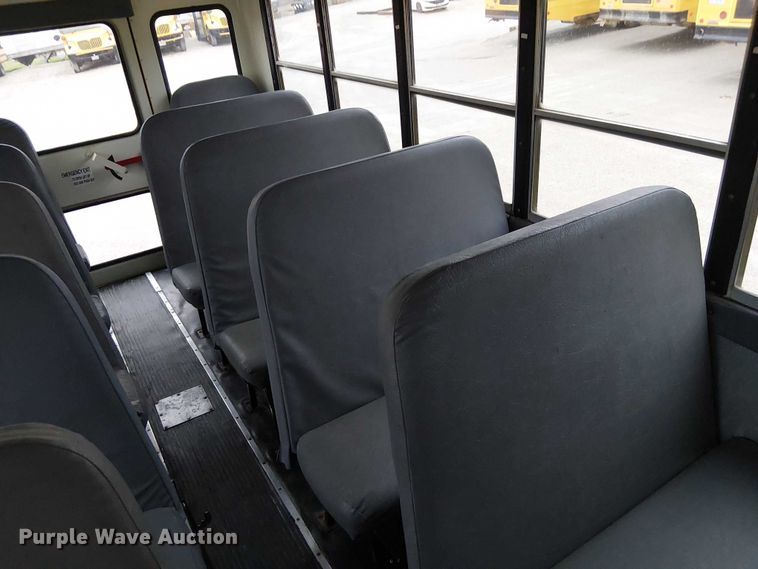 image for item FK0690 2007 IC PB105 school bus